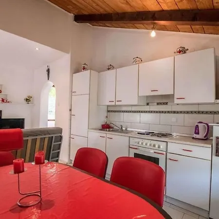 In Ledenice, Novi Vinodolski 40868 Apartman Ledenice