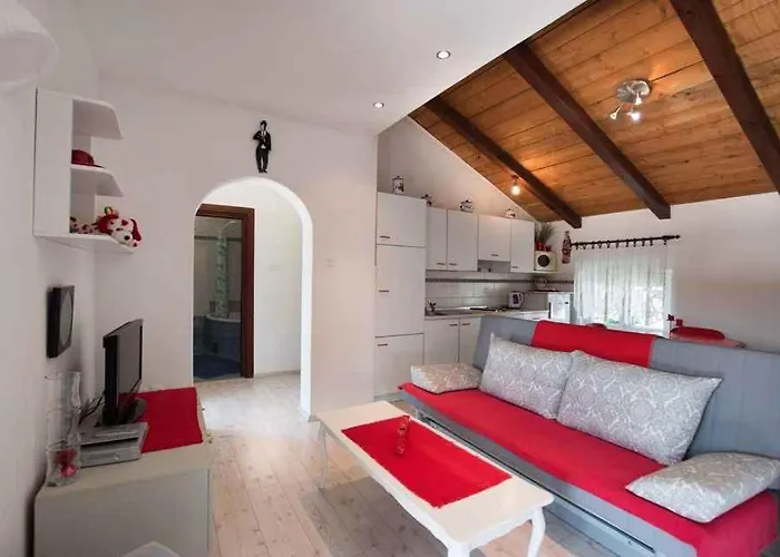 In Ledenice, Novi Vinodolski 40868 Διαμέρισμα *