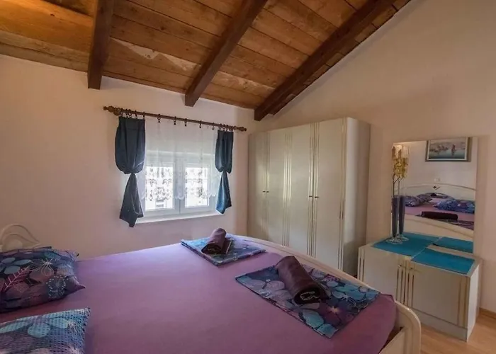 In Ledenice, Novi Vinodolski 40868 Διαμέρισμα